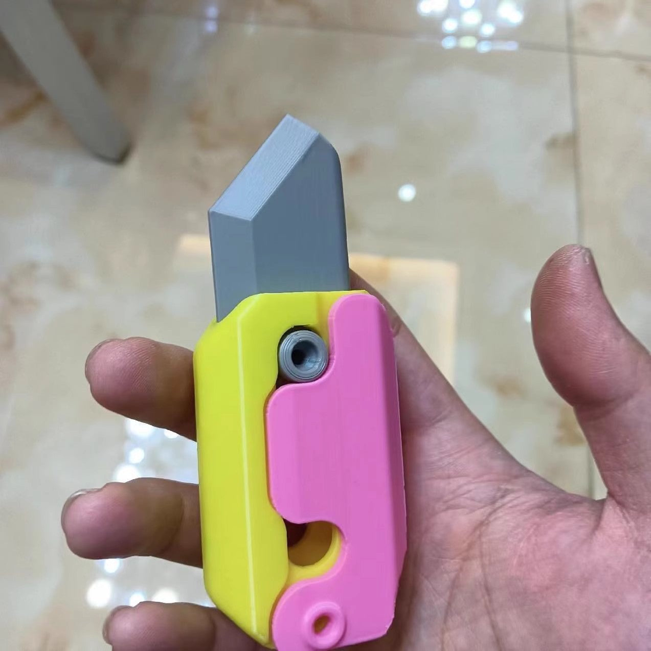 3D Printed Gravity Cube Jumping Radish Knife Model Toy for Children